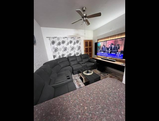 2 BEDROOM APARTMENT FOR SALE IN WATERVAL EAST